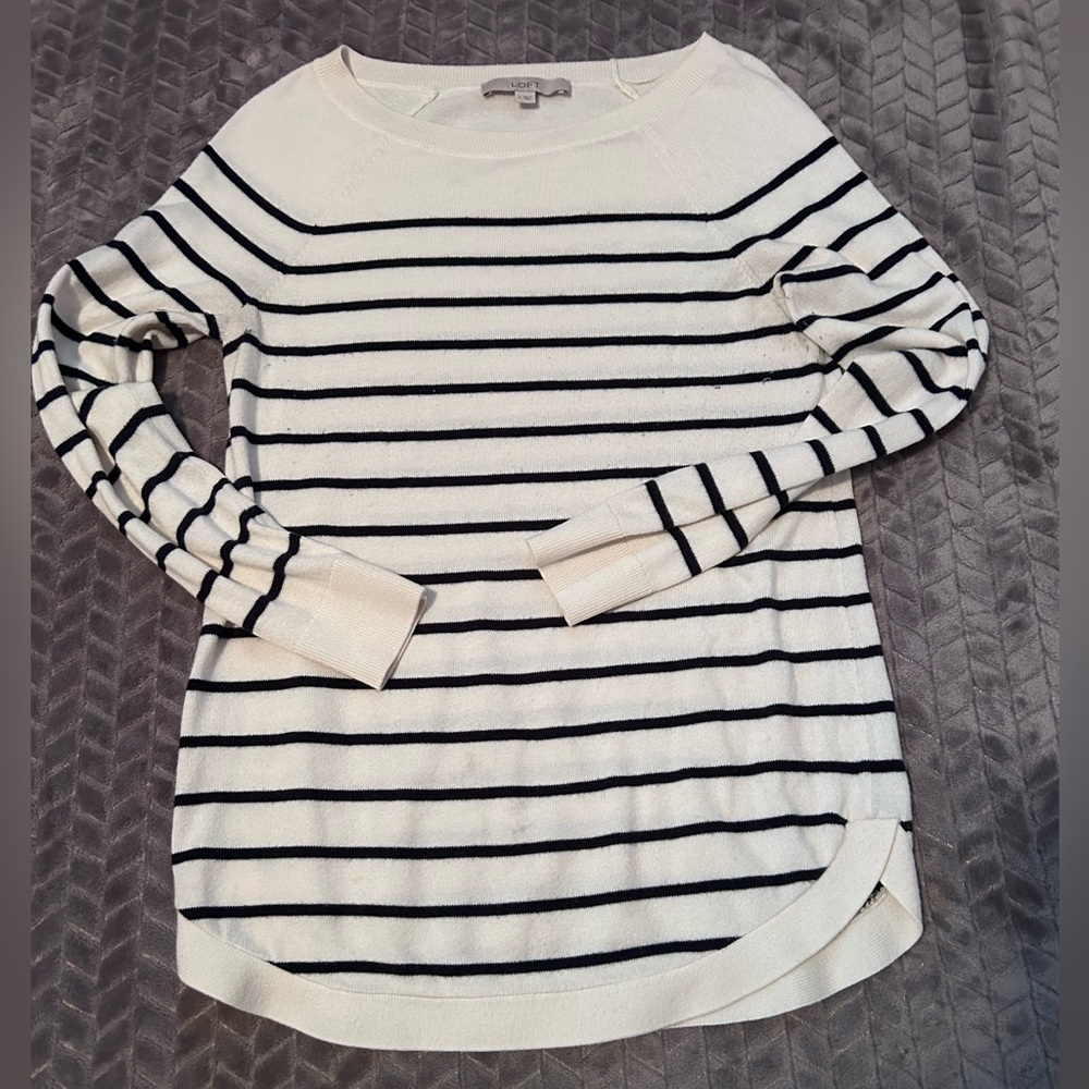Black and white stripped sweater